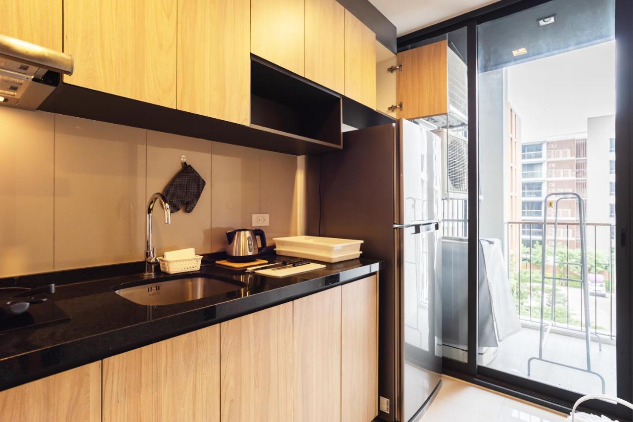 Hasu Haus By Favstay Bangkok Esterno foto