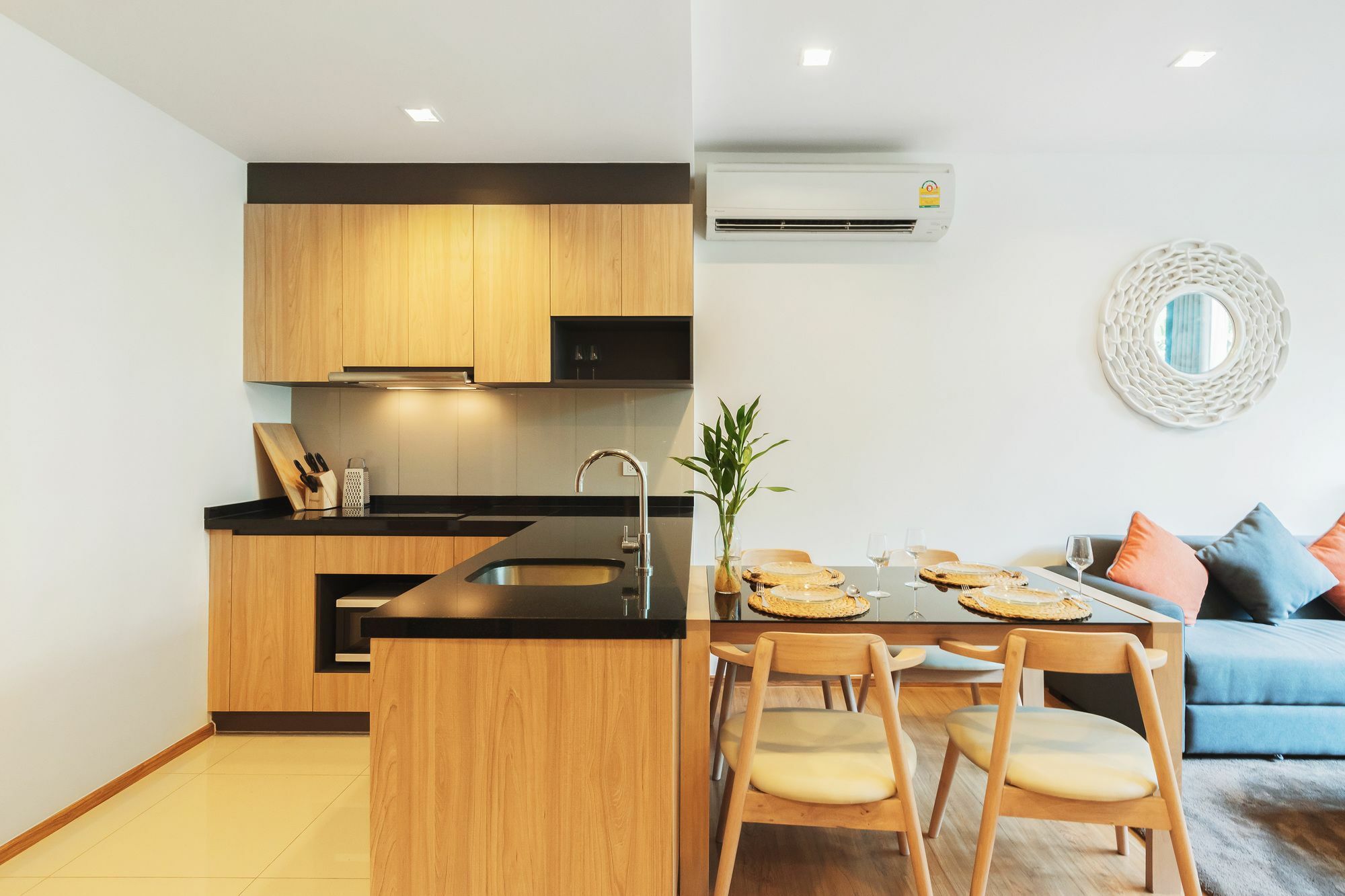Hasu Haus By Favstay Bangkok Esterno foto