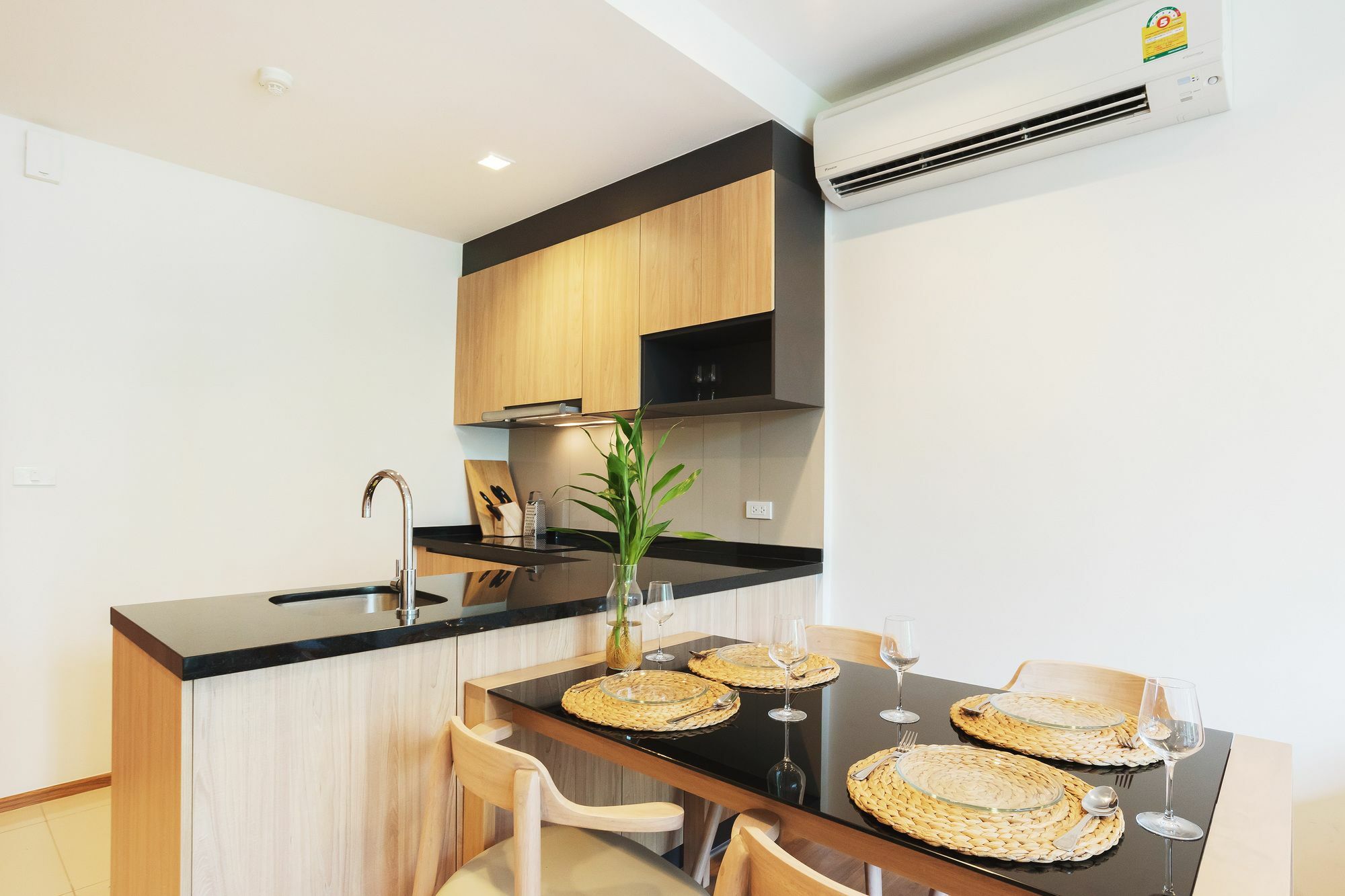 Hasu Haus By Favstay Bangkok Esterno foto